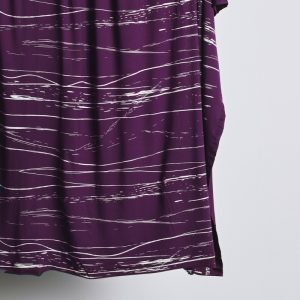 Jersey de viscosa Ecovero™ Stray lines plum - mind the MAKER®